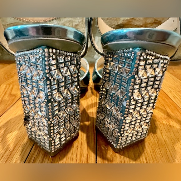 Betsey Johnson Women’s Sb-Bell Metallic Teal Heels - Picture 6 of 11